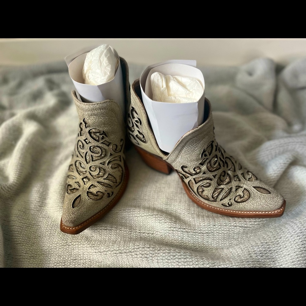 Ariat Dixon Glitter : White Crackle & Gold Western Boots.